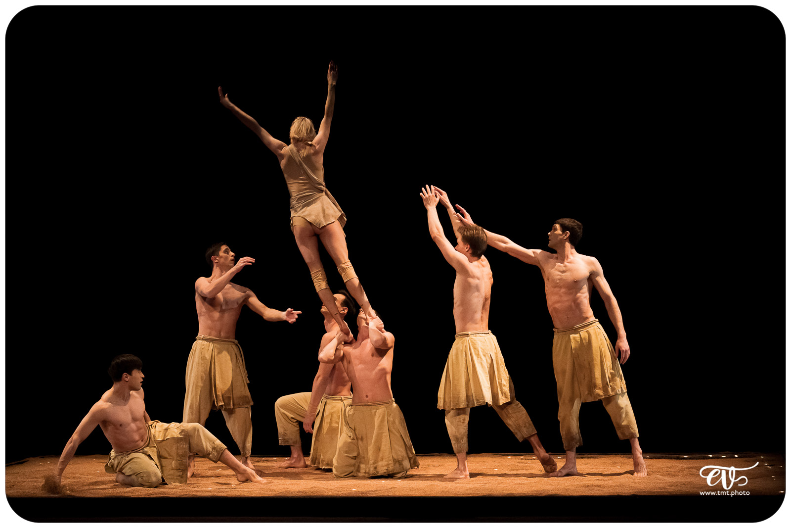 MY LAND (RECIRQUEL COMPANY)